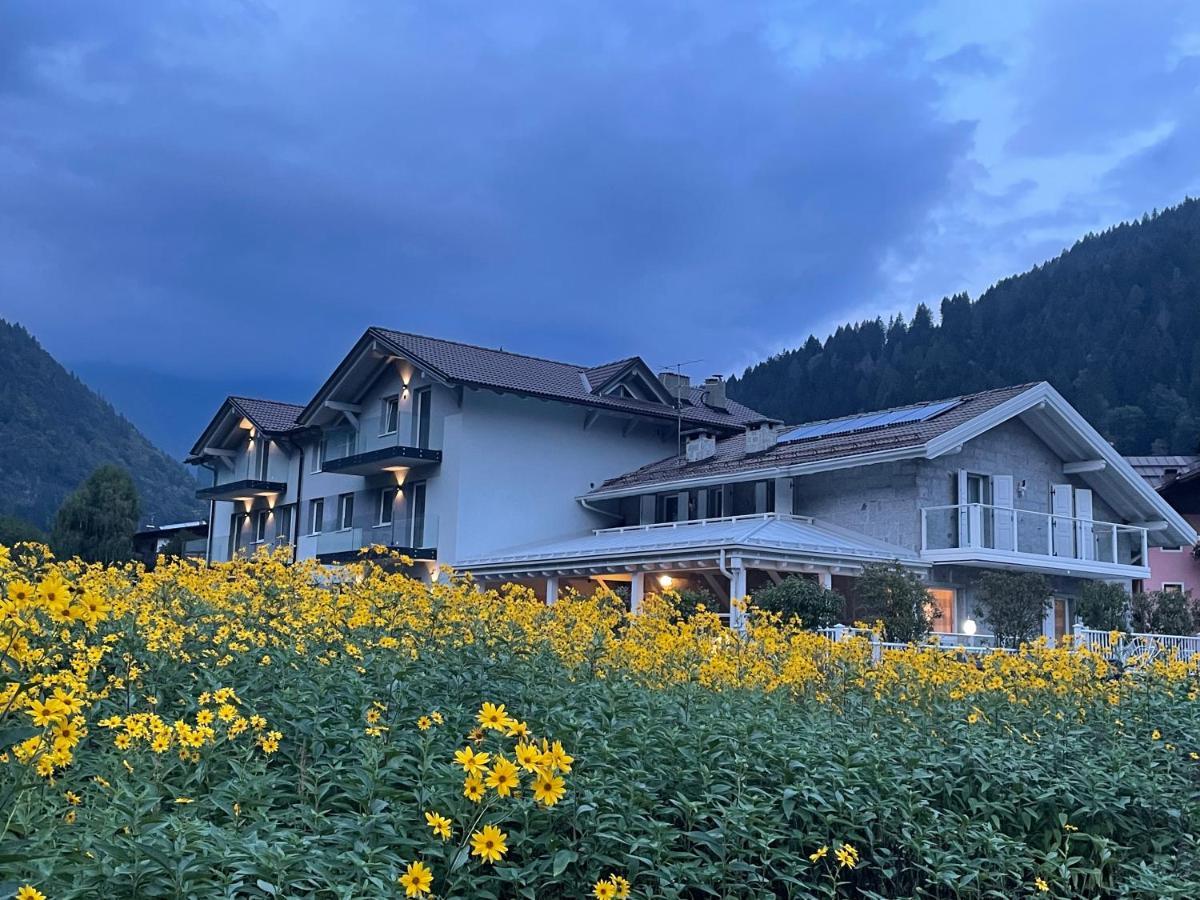 Rosensuite La Residenza Del Rosengarten Pinzolo Luaran gambar