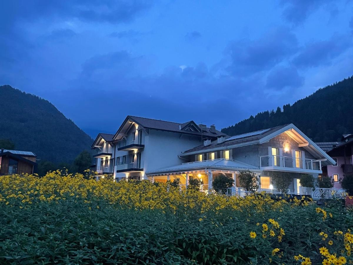 Rosensuite La Residenza Del Rosengarten Pinzolo Luaran gambar
